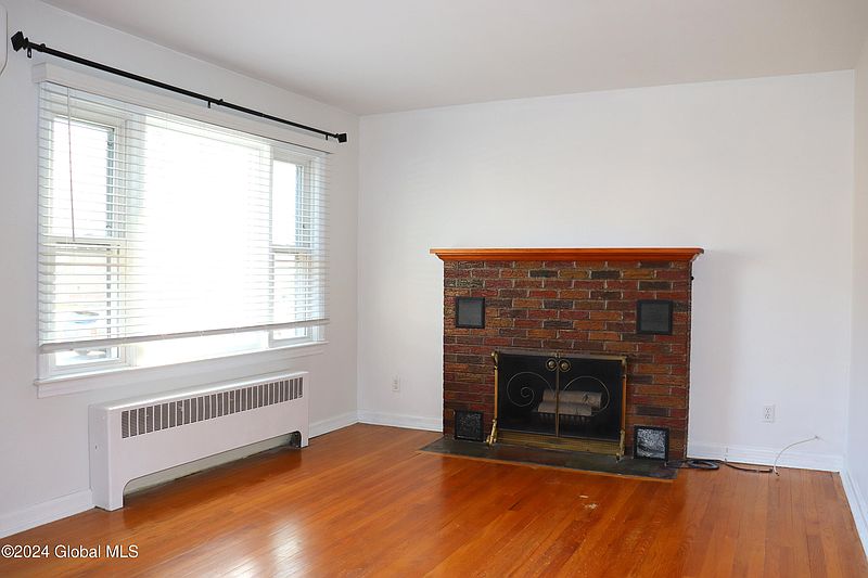 3rd image of 4 Puritan Drive
