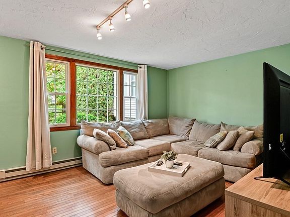 3rd image of 27 Daniels St #4