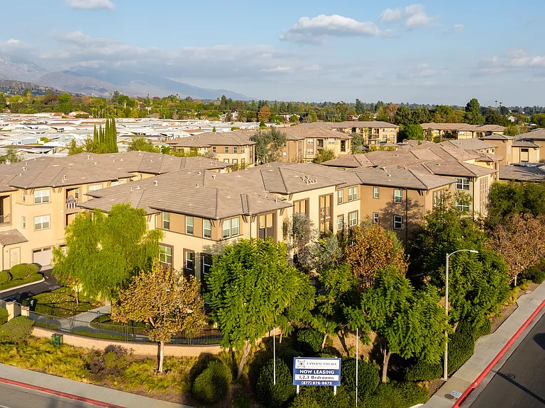 La Verne Village Luxury Apartment Homes — Photo 71