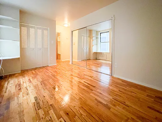 Rented by Oxford Property Group | media 7