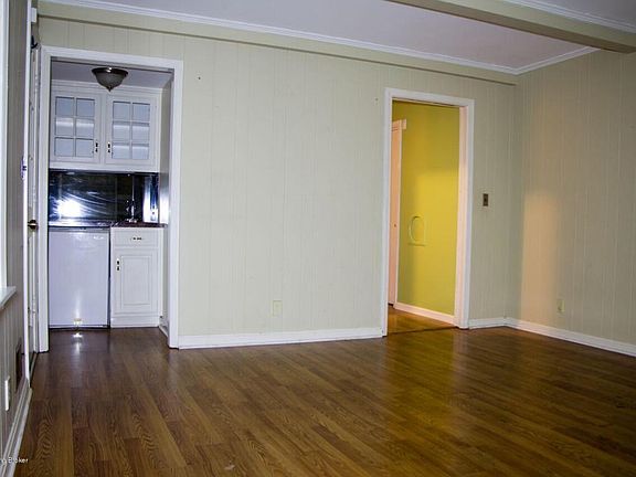 Murray Hill family room 2