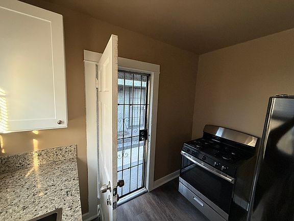 4th image of 203 1/2 W 78th St