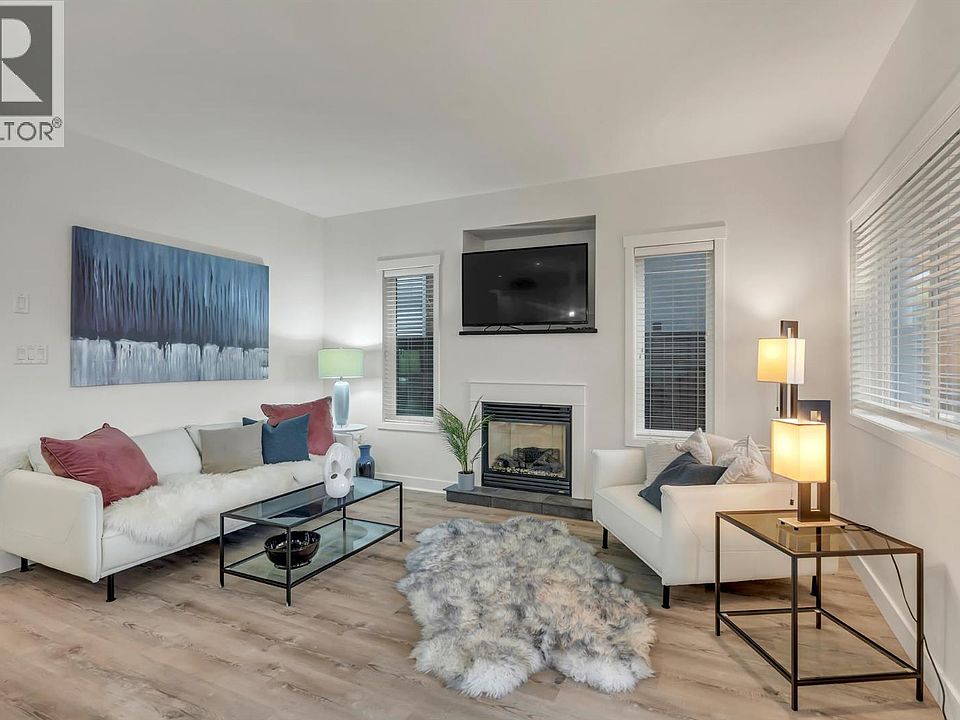 1st image of 442 Alexander Ave #101