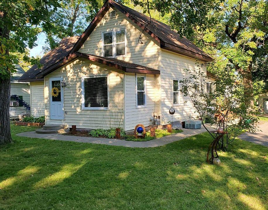 1st image of 1131 Woodrow Ave