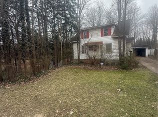 568 Columbus St, Bedford, OH 44146