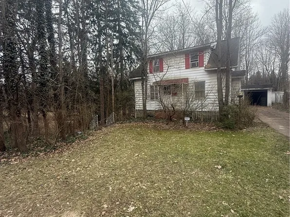 568 Columbus St, Bedford, OH 44146