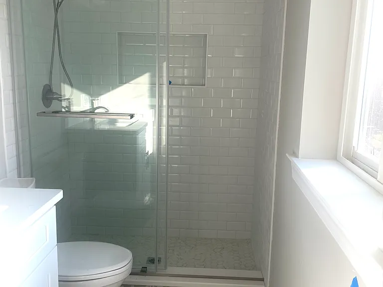 347 Beach Ave #B — Photo 4