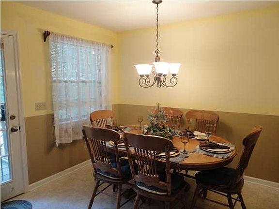 5th image of 781 Eagle Cliff Dr