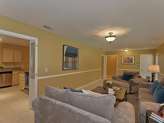 5th image of 1209 La Brad Ln