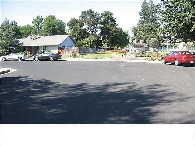 2nd image of 3444 W Benjamin Holt Dr