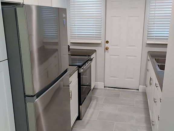 5th image of 363 S Halifax Dr Unit B