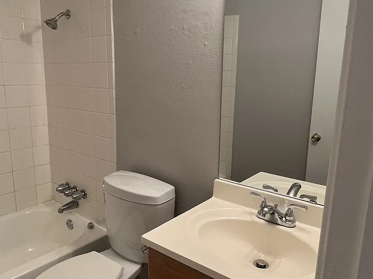 4412 Avenue A #105 — Photo 5