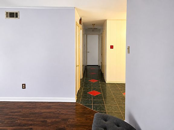 3rd image of 1500 E Barton Ave