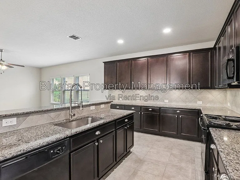 1807 Golden Maple — Photo 15