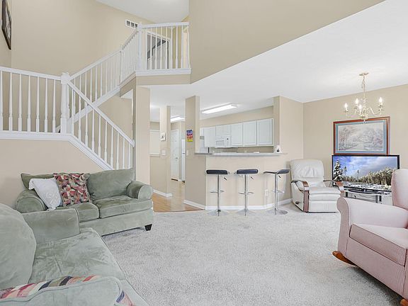 5th image of 555 Chadwood Dr