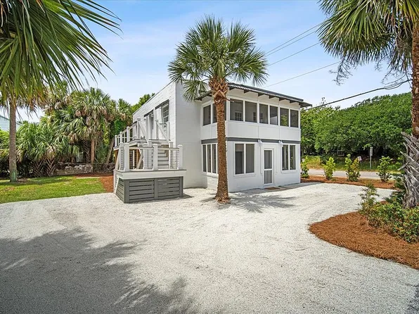 7 W 2nd St, Folly Beach, SC 29439