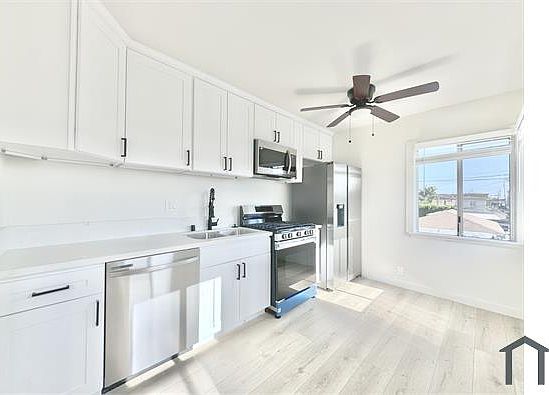 2nd image of 1600 Chestnut Ave APT 11