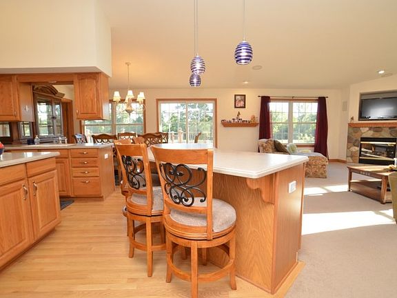 Open Concept Kitchen/FR