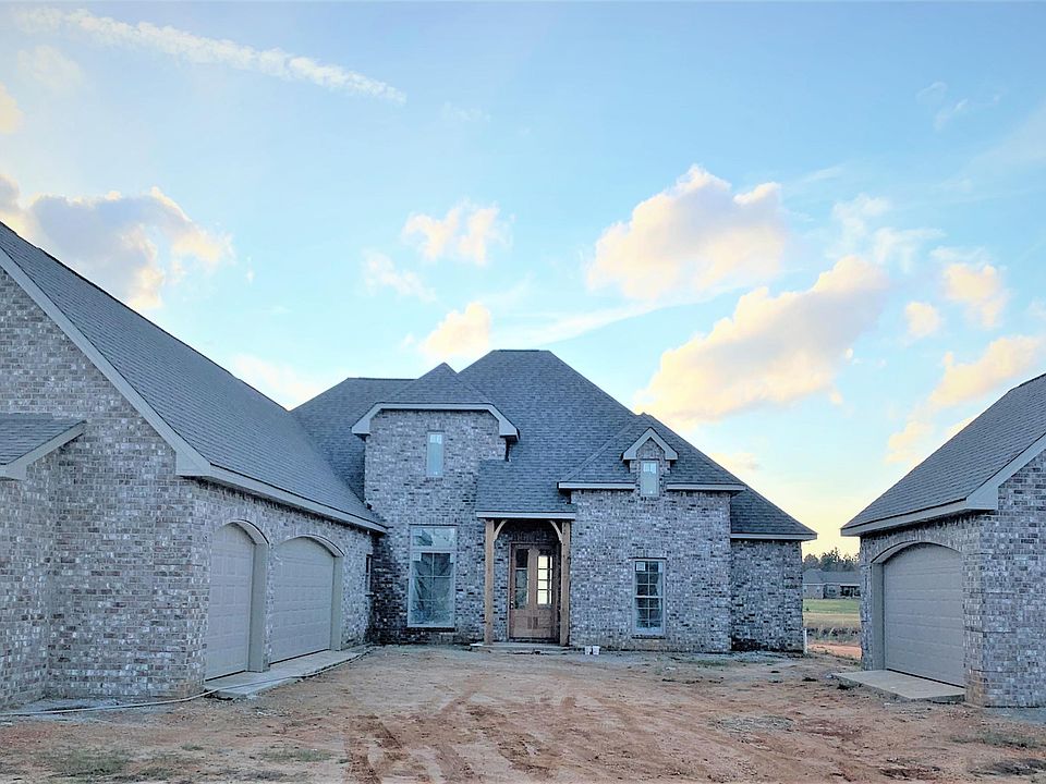 1st image of 11 Joan Dr