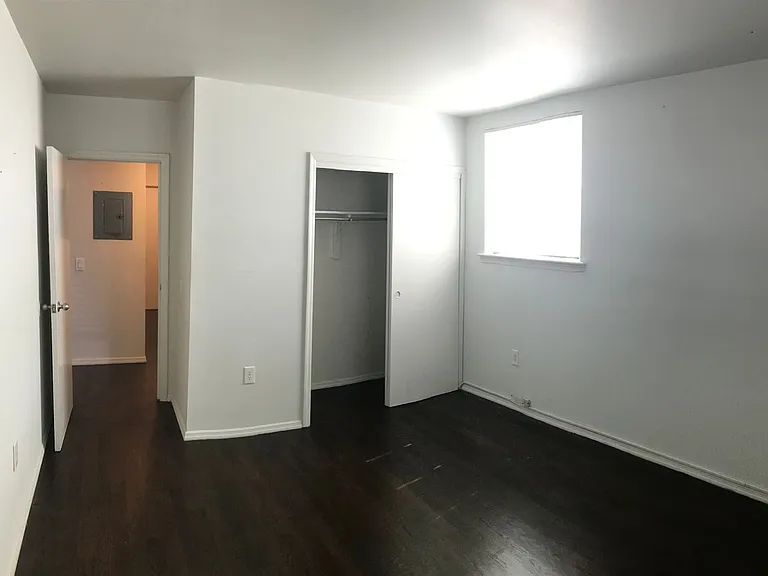 407 7th Ave — Photo 13