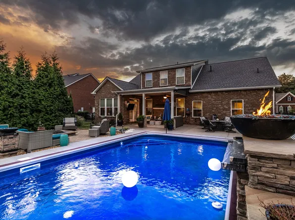 592 Goodman Dr, Gallatin, TN 37066