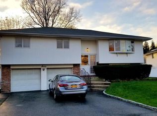 7 Motor Ln, Old Bethpage, NY 11804