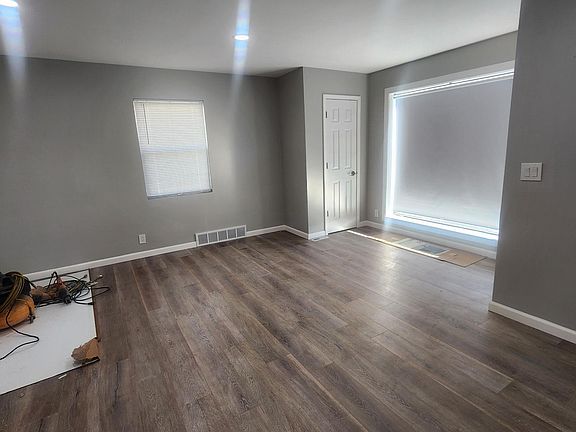 3rd image of 4852 Boyd St #4852