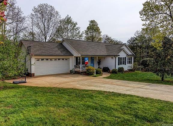 2nd image of 4021 Old Oak Ln