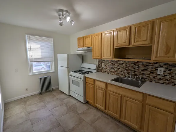 334 E Essex Ave Floor 1, Lansdowne, PA 19050