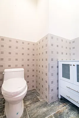 Rented by Nooklyn NYC LLC | media 40