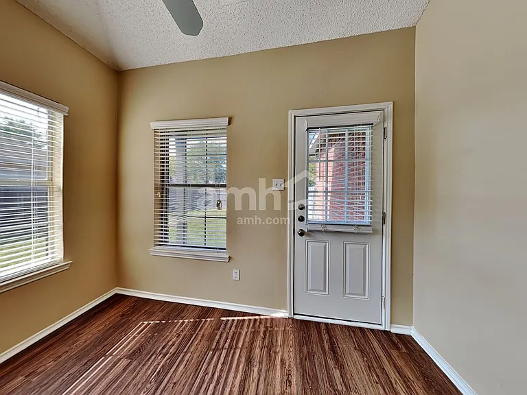 3709 Smartt St — Photo 4