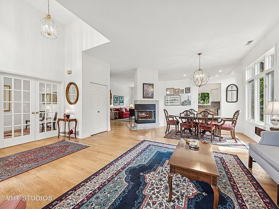 4th image of 4927 Creek Dr