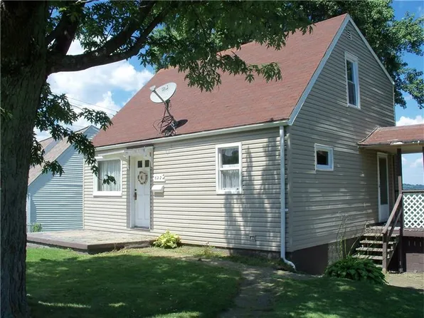 622 Ascension Dr E, West Mifflin, PA 15122