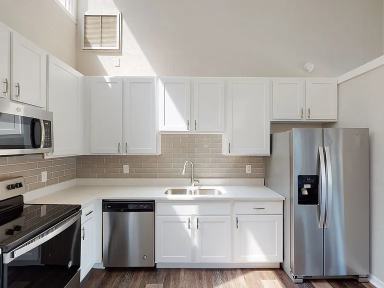 The Breyley Apartments — Photo 6