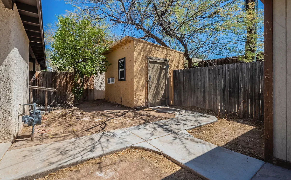N Catalina Ave, Tucson — Photo 3