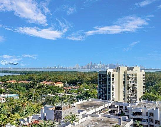 3rd image of 151 Crandon Blvd APT 1130