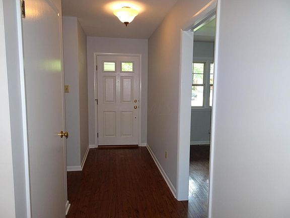 5th image of 179 Sinsbury Dr N
