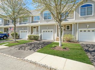 113 Brianna Dr, East Setauket, NY 11733