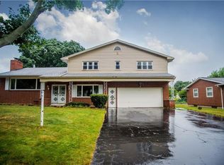 87 Ellinwood Dr, Rochester, NY 14622