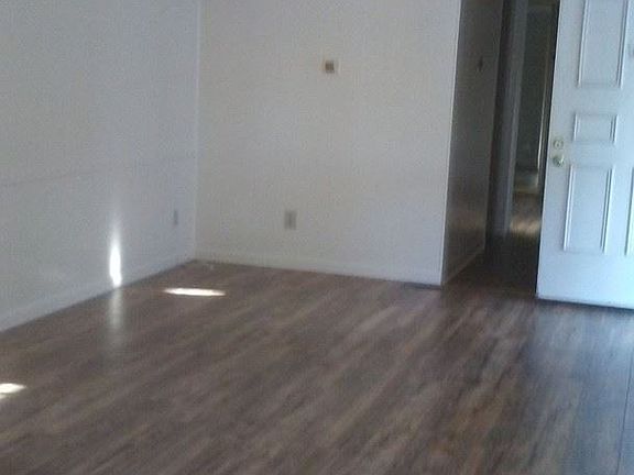 4th image of 900 Henderson Ave Spc 36B
