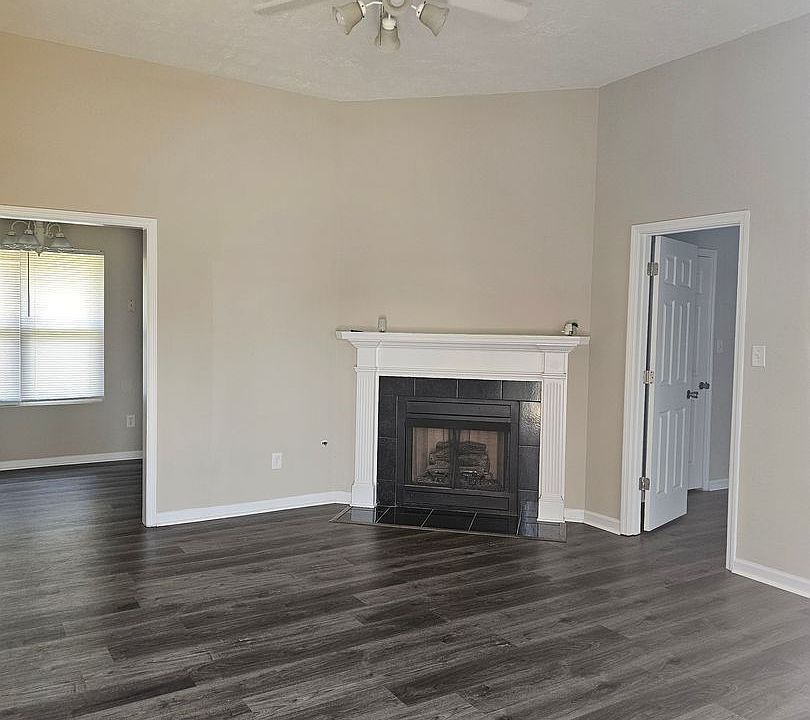 2nd image of 2783 Crosscreek Rd