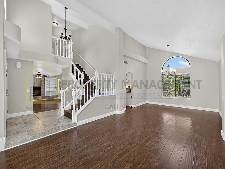 8779 Brittany Park Dr — Photo 9