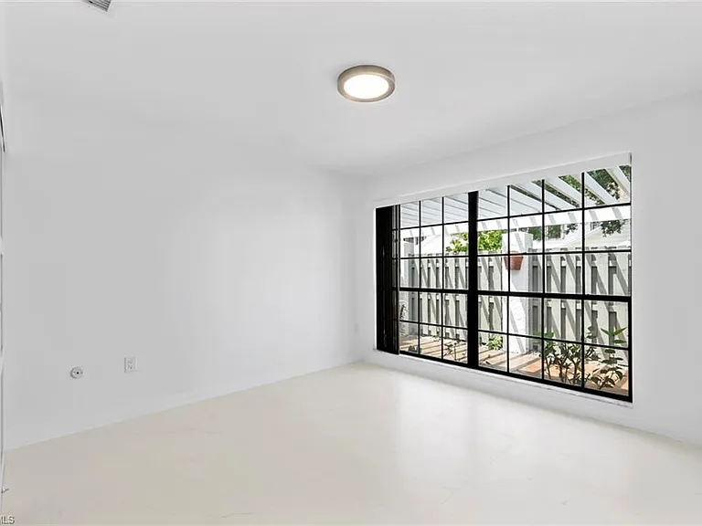 879 Meadowland Dr #C — Photo 21