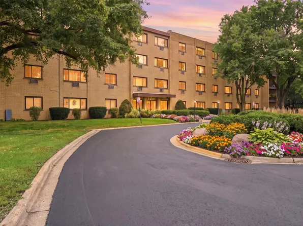 6600 S Brainard Ave APT 212, Countryside, IL 60525