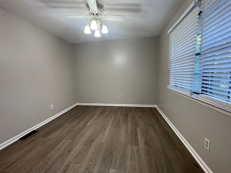 1282 Creekside Ct SE — Photo 20