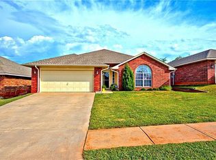713 Shadowhill St, Norman, OK 73071