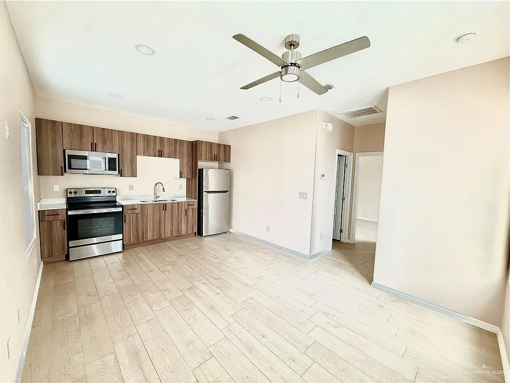 1 bed, 1.0 bath, 700 sqft, $875 — Photo 4