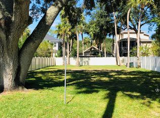 353 8th St, Atlantic Beach, FL 32233
