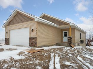 5404 Cinnamon Pt, Mayer, MN 55360