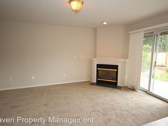 5th image of 2206 50th St Ct NW